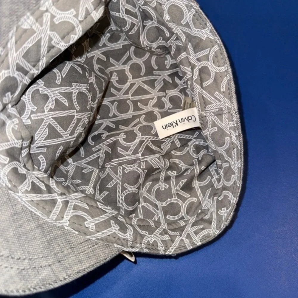 Calvin Klein‎ Gray Fedora Hat With White Belt Buckle Detail One Size 100% Cotton